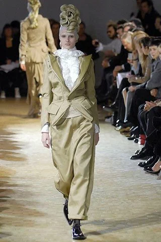 Look 25